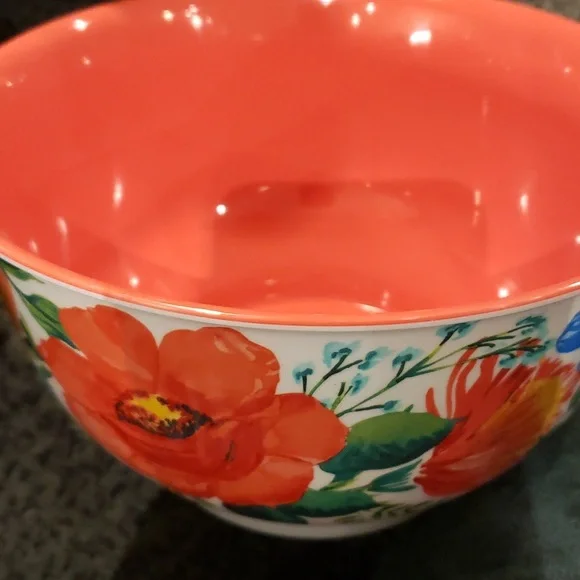 Set of 3 Pioneer Woman Nesting Bowls and Lids - Picture 3 of 5